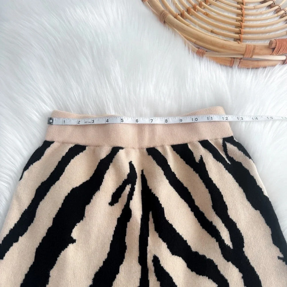 Free People Jen's Pirate Booty Mini Knit Skirt Siberian Trumpet Animal Tiger XS - Picture 7 of 9